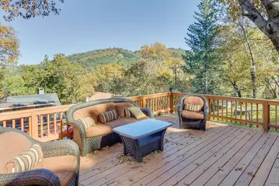 Image de Spacious Crestline Retreat: 1 Mi to Lake Gregory