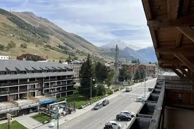 Image de Appartement 180 m2, 8 Pers. 4 ch, 4 Sdb, Terrasse, Vue 360°, à 100 m des Pistes