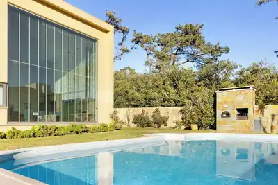 Image de Villa \"Casa Dos Pinheiros\" avec piscine privée, Wi-Fi et climatisation