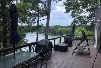 Image de View the changing colors of the leaves at our Cabin #8 Starry Night on the Lake