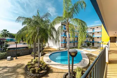 Image de Serenity by the Sea: Your Tranquil Beach Retreat