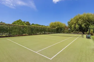 Image de Entertainer'S Paradise with Tennis Court / 4 Bdrm home + Self contained Studio
