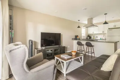 Image de Cozy Condo in the Heart of Renton! Easy access. \n\n