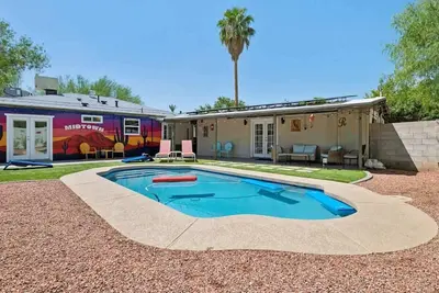 Image de Glenrosa Gem: Eco 3br + Heated Pool in Melrose