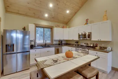 Image de Bigfork Cottage w/ Lake Views: 5 Mi to Downtown