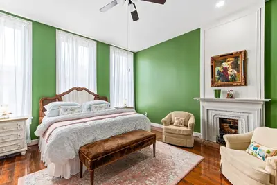 Image de 610 Franklin: Upstairs | 1/1 - Sleeps 4 | Walk to Downtown