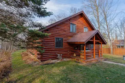 Image de Cedars on South: Long Days & Cool Nights—Summertime Bliss Awaits!