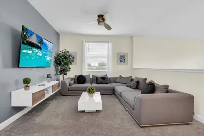 Image de Imagine Your Family Renting This Luxury Contemporary Style Villa on Storey Lake Resort