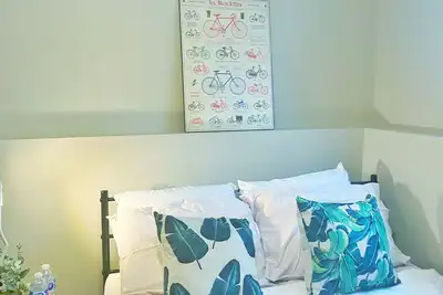 Image de Spacious Stylish Private 2-Bedroom Apartment