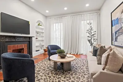 Image de New Luxury Apt | King Beds | En Suite Bathrooms
