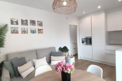 Image de Appartement rénové à 30m de la plage avec balcon - Costa Brava