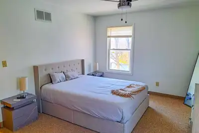 Image de Spacious  3br/2ba Home – Queen Beds + TVs in Every Room