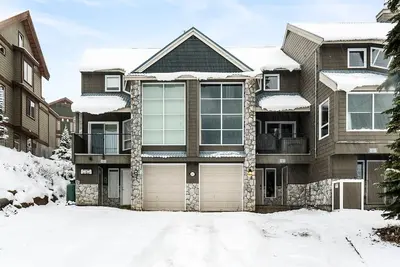 Image de Summit Peaks | Best Ski In/Ski Out on the Hill!