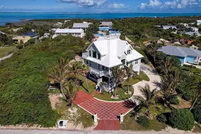 Image de Indicas - Private Boat Slip (2 Blocks Away) & Beach Access (150 ft Away)