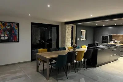 Homerez - Maison charmante avec spa à Niort