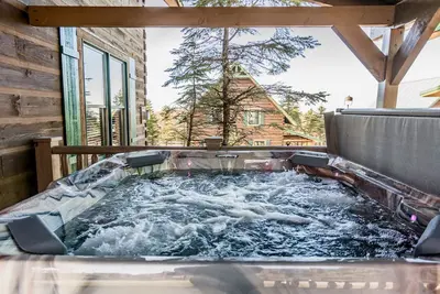 Image de Great for Families! Private Hot Tub, Views, Walk to Slopes