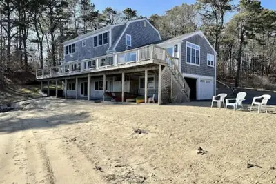 Image de Water Front- saltwater private pond beach and water sports Ideal for big groups!