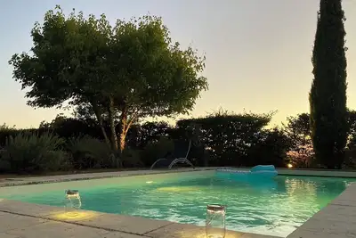 Image de Maison de caractère au coeur du Périgord noir avec sa piscine privée.