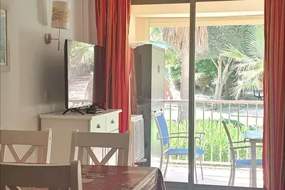 Image de Appartement- piscine- 500 m de la plage