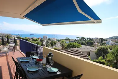 Image de Joli havre de paix avec vue sur mer