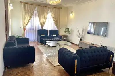 Image de Metro Deluxe Spacious Home in a Great Neighborhood!