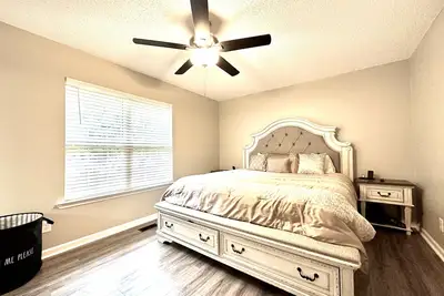 Image de Pet Friendly Home 2 minutes from Lake Norman State Park 3br/2ba