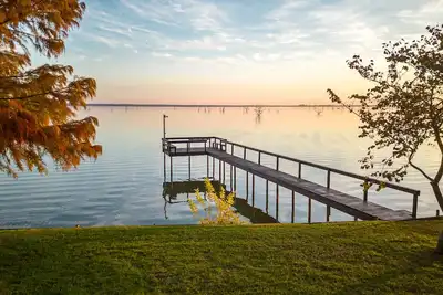 Image de Tranquil Lakefront Retreat with Boat Dock - Richland Chambers Lake