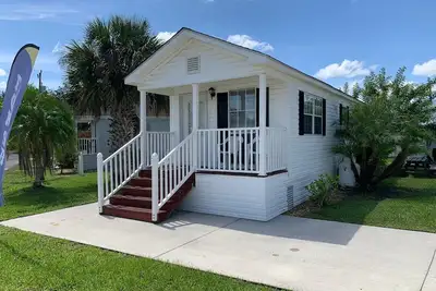 Image de One Bedroom/One Bathroom Poolside Cottage
