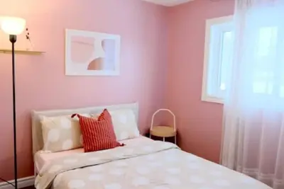 Image de Decorated rooms near airport - free parking