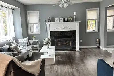 Image de Centrally located house in Richfield minutes from Moa, Msp, shops, restaurants