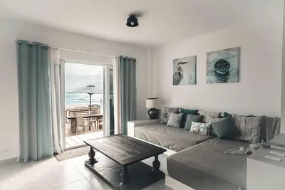 Image de Yellow Heron House - Comfortable beachfront house