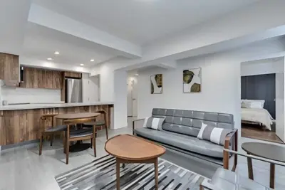 Image de Free Breakfast and Ev Charger Parking - Luxury - Downtown Vancouver -