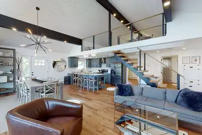Image de Serene 2-Cottage Lakefront Retreat