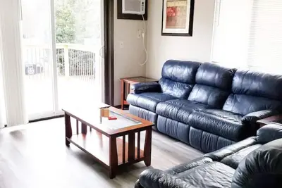 Image de Cozy 3 bedroom apartment with free garage/parking