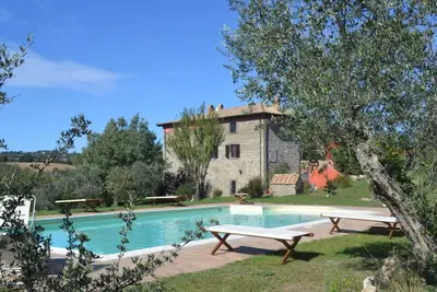 Image de Maison de Campagne à Montefiascone avec 9 chambres à coucher, 18 couchages
