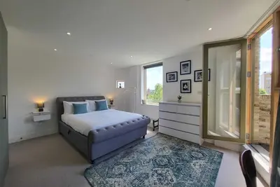 Image de Stunning 1 bedroom duplex apartment