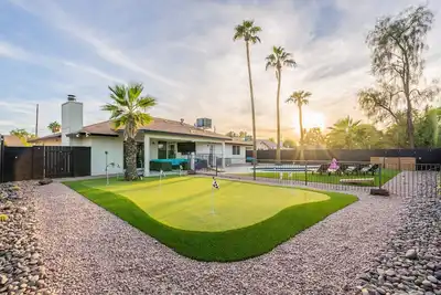 Image de The Vibehouse - Heated Saltwater Pool!