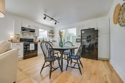 Image de Modern Milledgeville Getaway: Walk to Downtown!