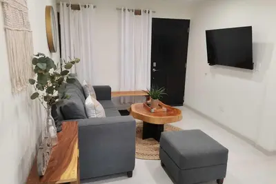 Image de Top Rated! Beautiful views! Centrally located! A/C & Fast Internet!