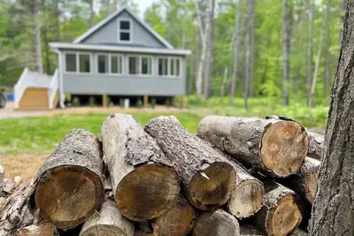 Image de Bear Lake Cottage: Crunching Leaves and Lake Views Enjoy Fall Getaways Here!