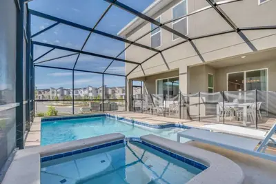 Image de Picture Renting Your Own Luxury Villa on the Exclusive Storey Lake Resort