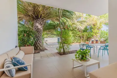 Image de 6 lits - jardin avec parking - Ă 20 m d de la mer -longues plages de sable