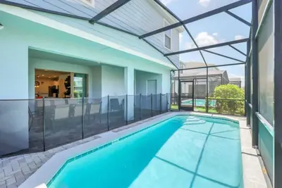 Image de Picture Your Children Playing in Your Private Pool While Staying on Windsor at Westside Resort