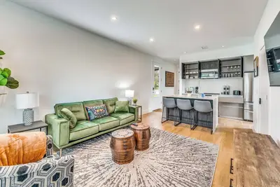 Image de Urban & Clean in East Austin, Long Stays-New Build