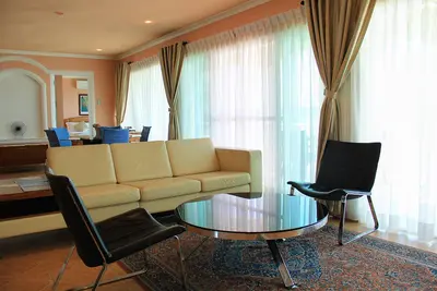 Image de Beautiful seaside all-villa resort located in the world's most beautiful island.
