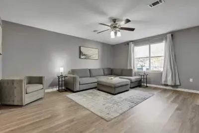 Image de 3 Br Beautiful and Spacious Home in Conway