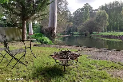 Image de Large Riverfront House in the heart of Jamieson, Walk to all town amenities.