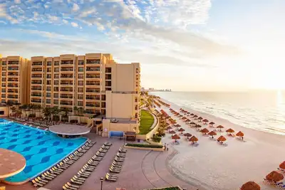 Image de 2-Bedroom at Royal Sands Resort - Family Friendly Resort in Cancun!