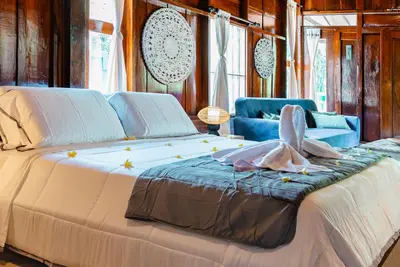 Image de Luxury private fully serviced Villas Bali. Private pool and intimate hilltop bar