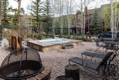 Image de New. Beautiful Condo. Quiet Location. Hot Tub.